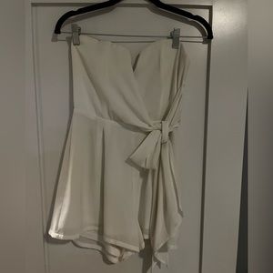 White sweetheart neck romper